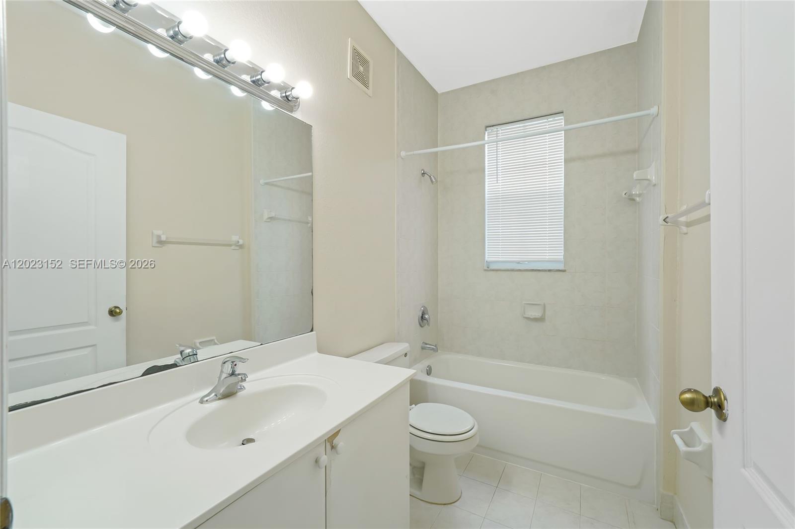 2524 Southeast 16th Road, Unit 100 Homestead, FL 33035 - Photo 19 of 31