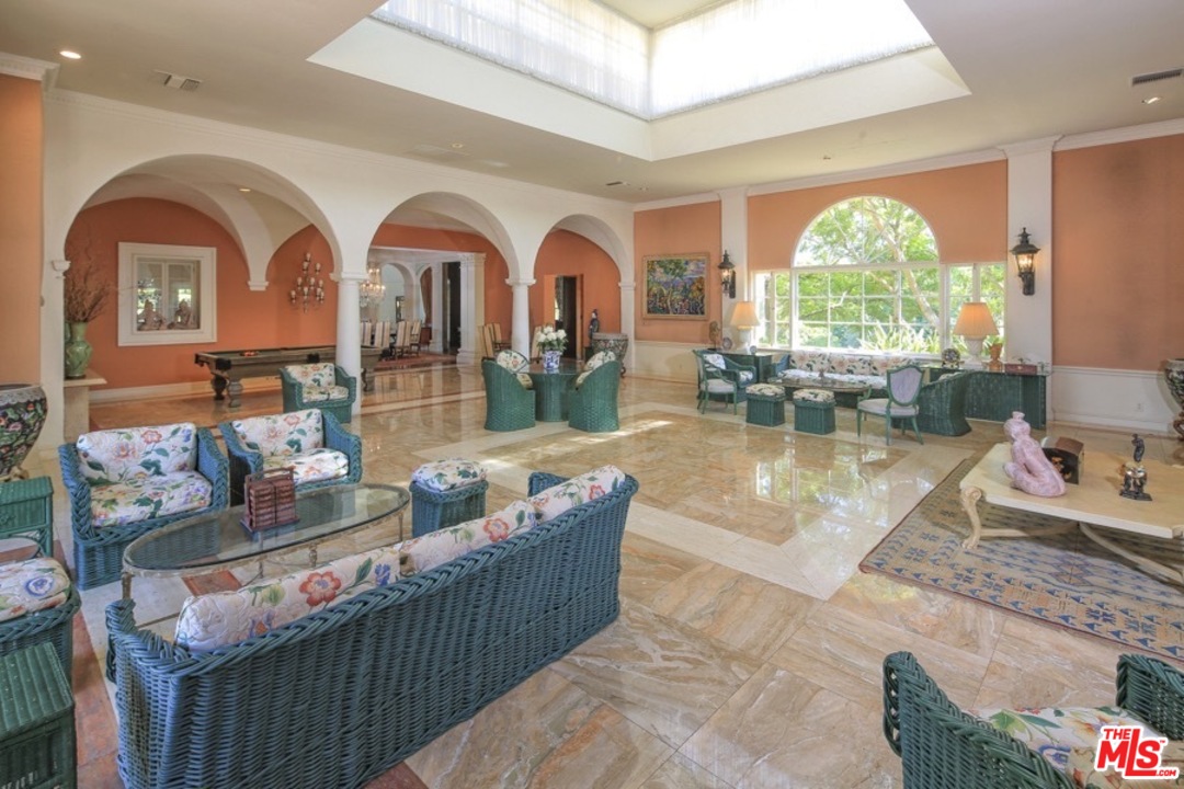 10445 Bellagio Road Los Angeles, CA 90077 - Photo 9 of 13 Gallery Image 9