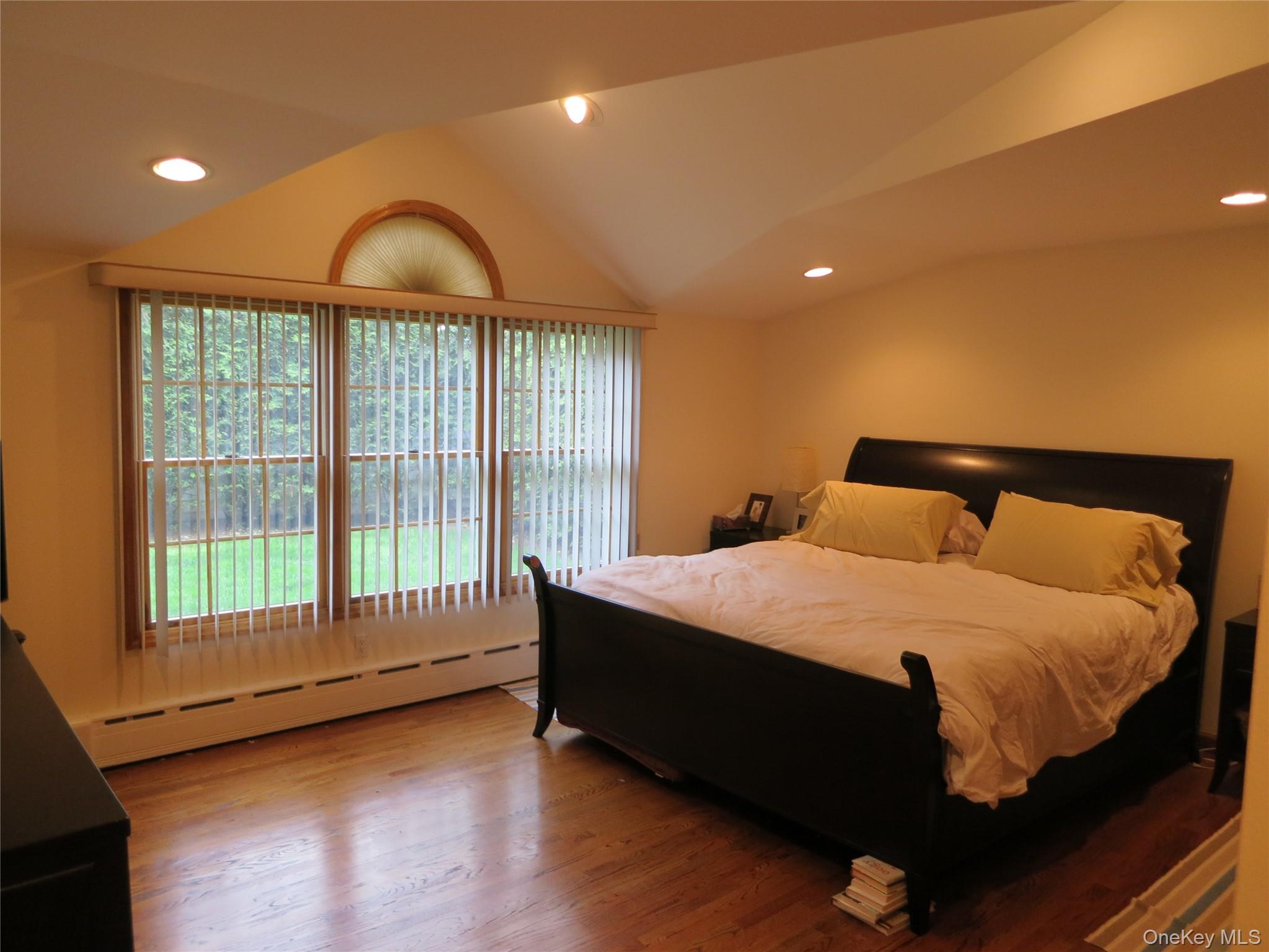 100 Rockywood Road Manhasset, NY 11030 - Photo 10 of 19