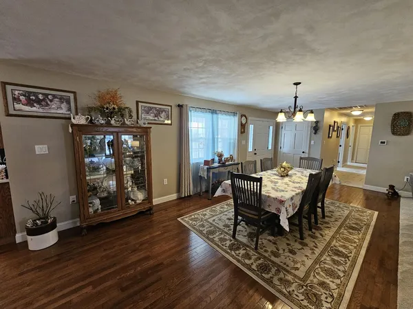 $285,000 | 204 Greenwalt Street, Wayne City, IL 62895