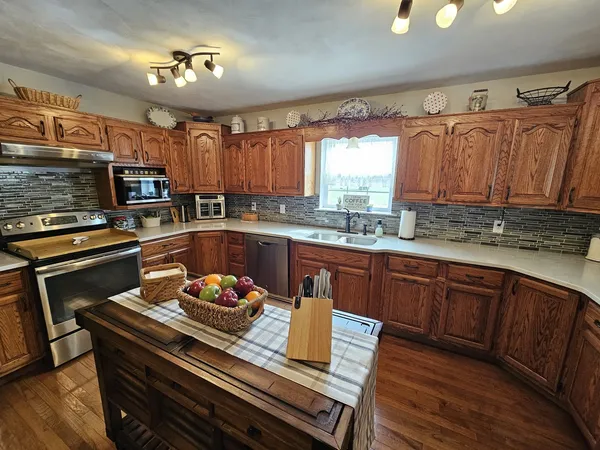 $285,000 | 204 Greenwalt Street, Wayne City, IL 62895