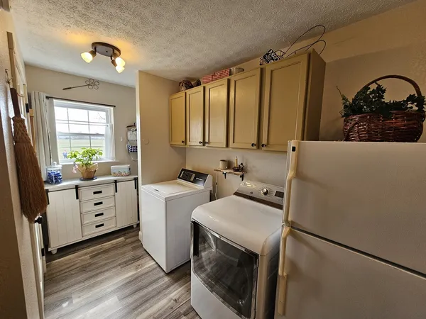 $285,000 | 204 Greenwalt Street, Wayne City, IL 62895