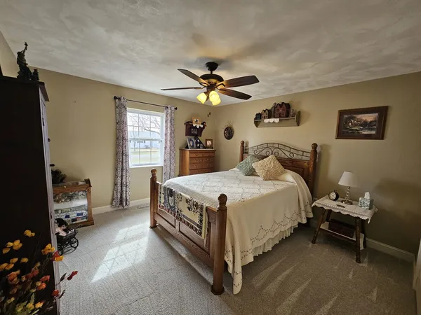 $285,000 | 204 Greenwalt Street, Wayne City, IL 62895