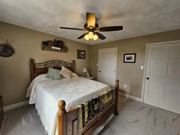 $285,000 | 204 Greenwalt Street, Wayne City, IL 62895