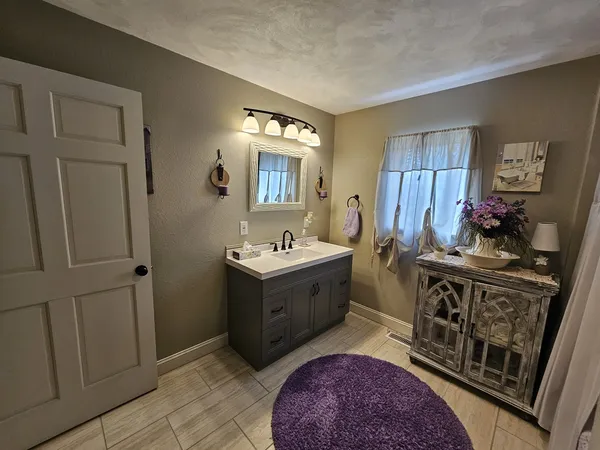 $285,000 | 204 Greenwalt Street, Wayne City, IL 62895