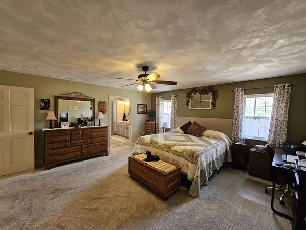 $285,000 | 204 Greenwalt Street, Wayne City, IL 62895