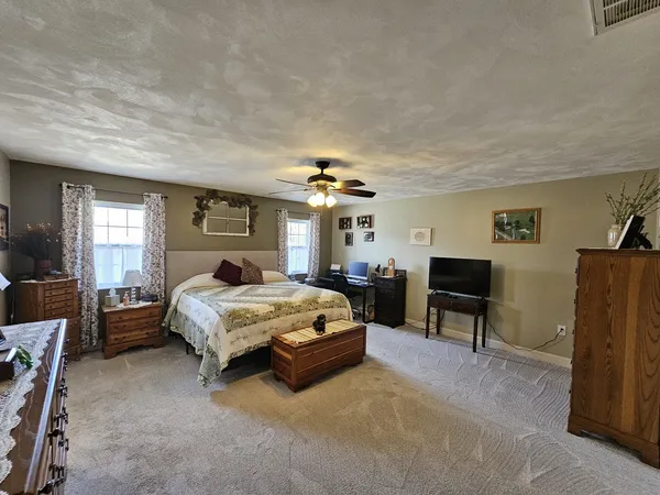 $285,000 | 204 Greenwalt Street, Wayne City, IL 62895