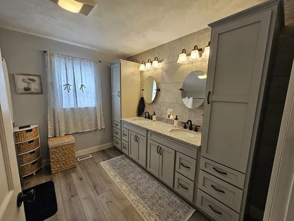 $285,000 | 204 Greenwalt Street, Wayne City, IL 62895