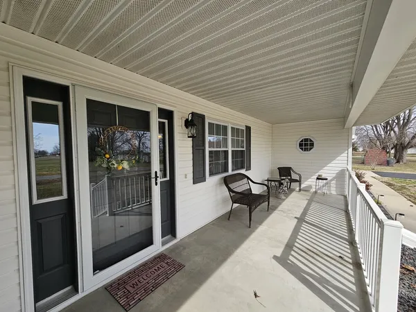 $285,000 | 204 Greenwalt Street, Wayne City, IL 62895