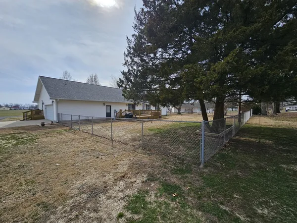 $285,000 | 204 Greenwalt Street, Wayne City, IL 62895