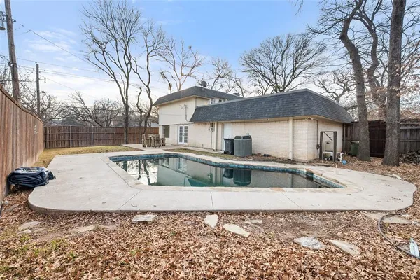 $2,900 | 701 Rocky Canyon Road, Arlington, TX 76012