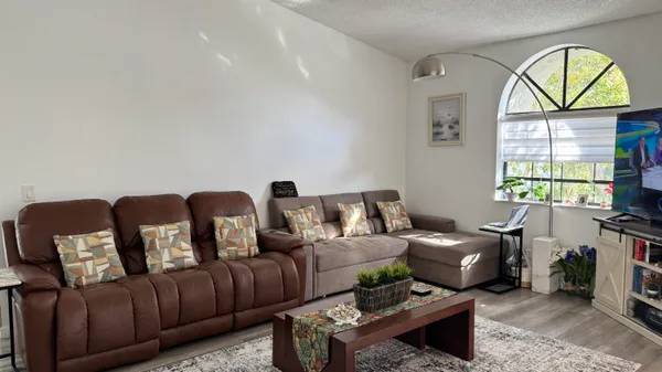 $2,000 | 5267 Europa Drive, Unit N, Boynton Beach, FL 33437