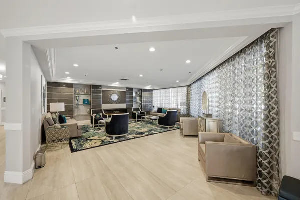 $2,000 | 5267 Europa Drive, Unit N, Boynton Beach, FL 33437