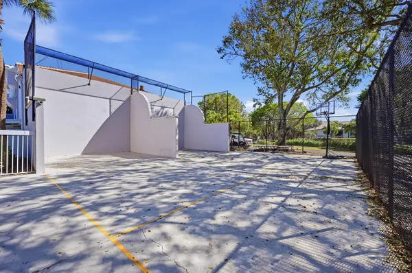 $2,000 | 5267 Europa Drive, Unit N, Boynton Beach, FL 33437