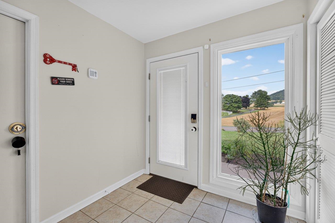 639 Silver Lake Road Dayton, VA 22821 - Photo 6 of 73