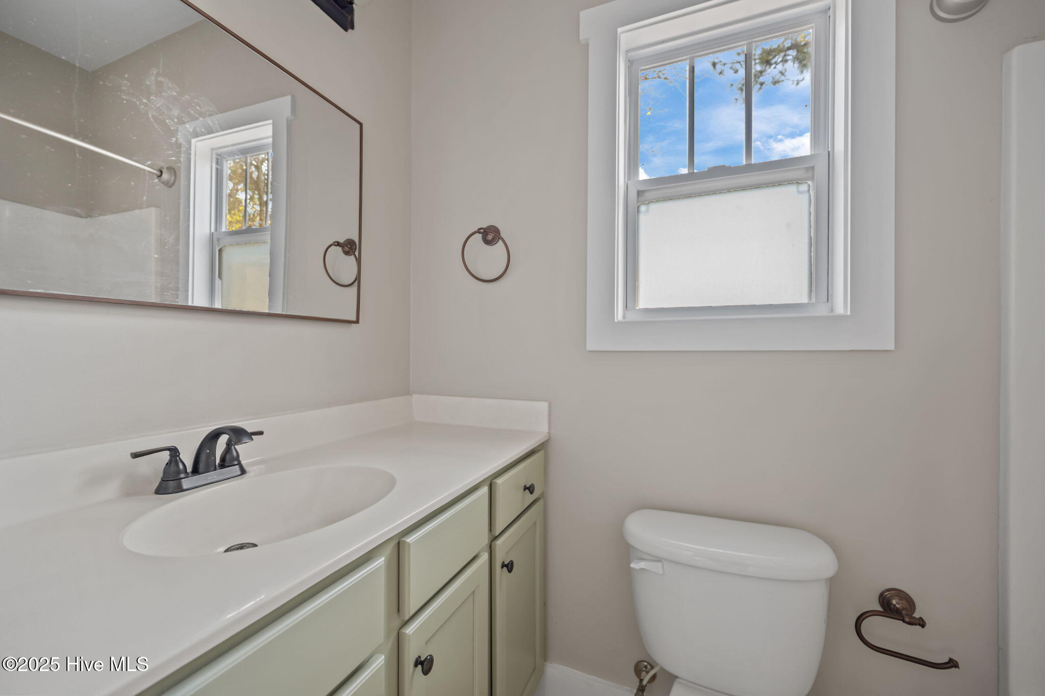644 East Ocean Road Holly Ridge, NC 28445 - Photo 37 of 39 En-suite