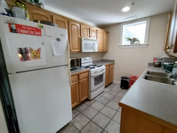 $330,000 | 5 Camperdown Elm Drive, Unit C6, Scarborough, ME 04074