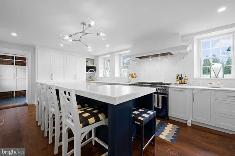 $4,200,000 | 658 Brooke Road, Wayne, PA 19087