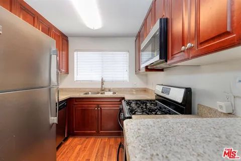 $549,000 | 21500 Burbank Boulevard, Unit 329, Woodland Hills, CA 91367