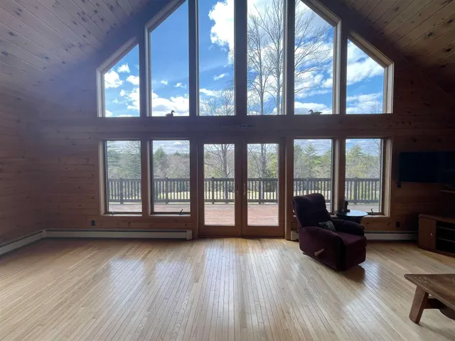 $3,200 | 609 South Main Street, Newport, NH 03773