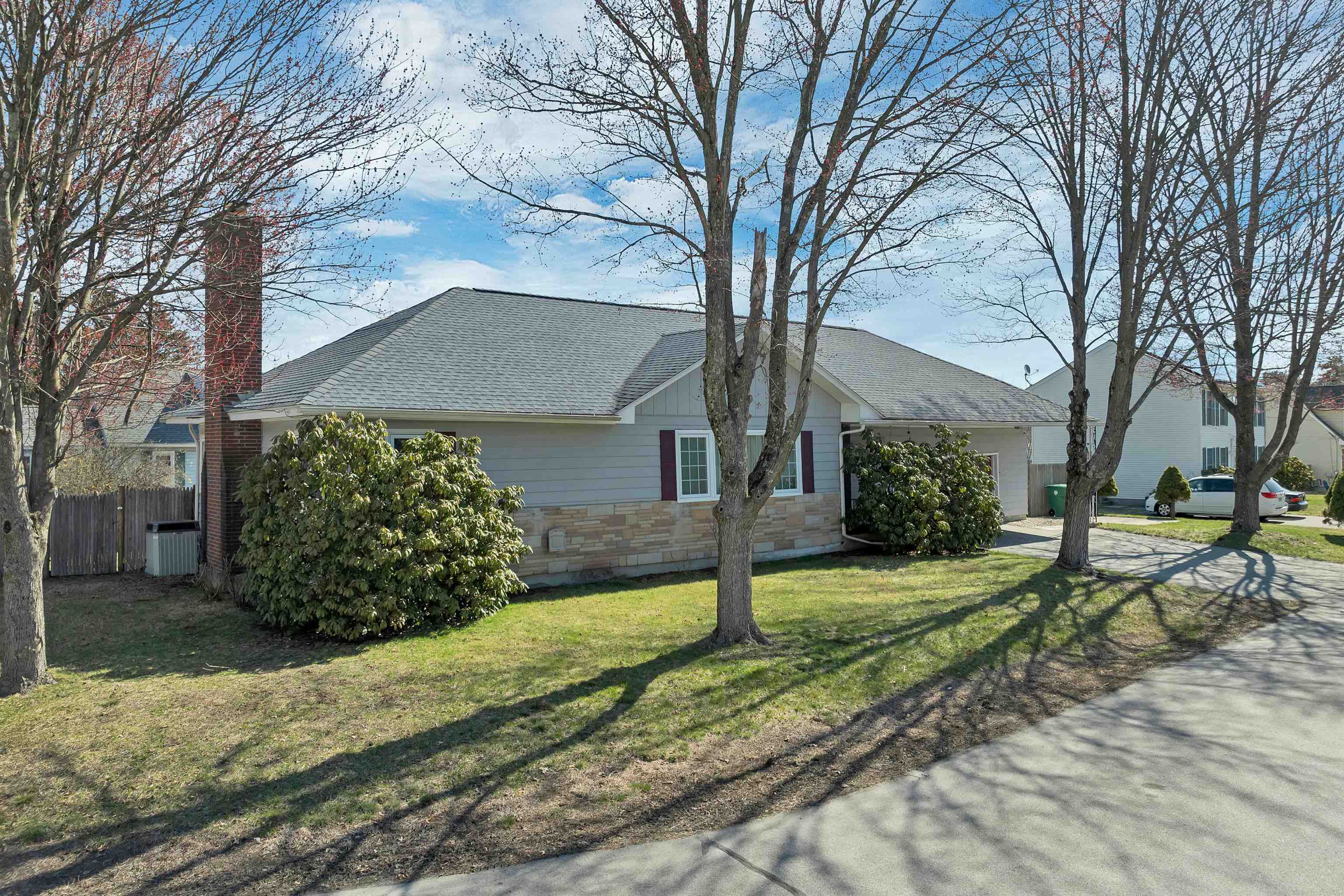 9 Dale Street Nashua, NH 03060 - Photo 25 of 40