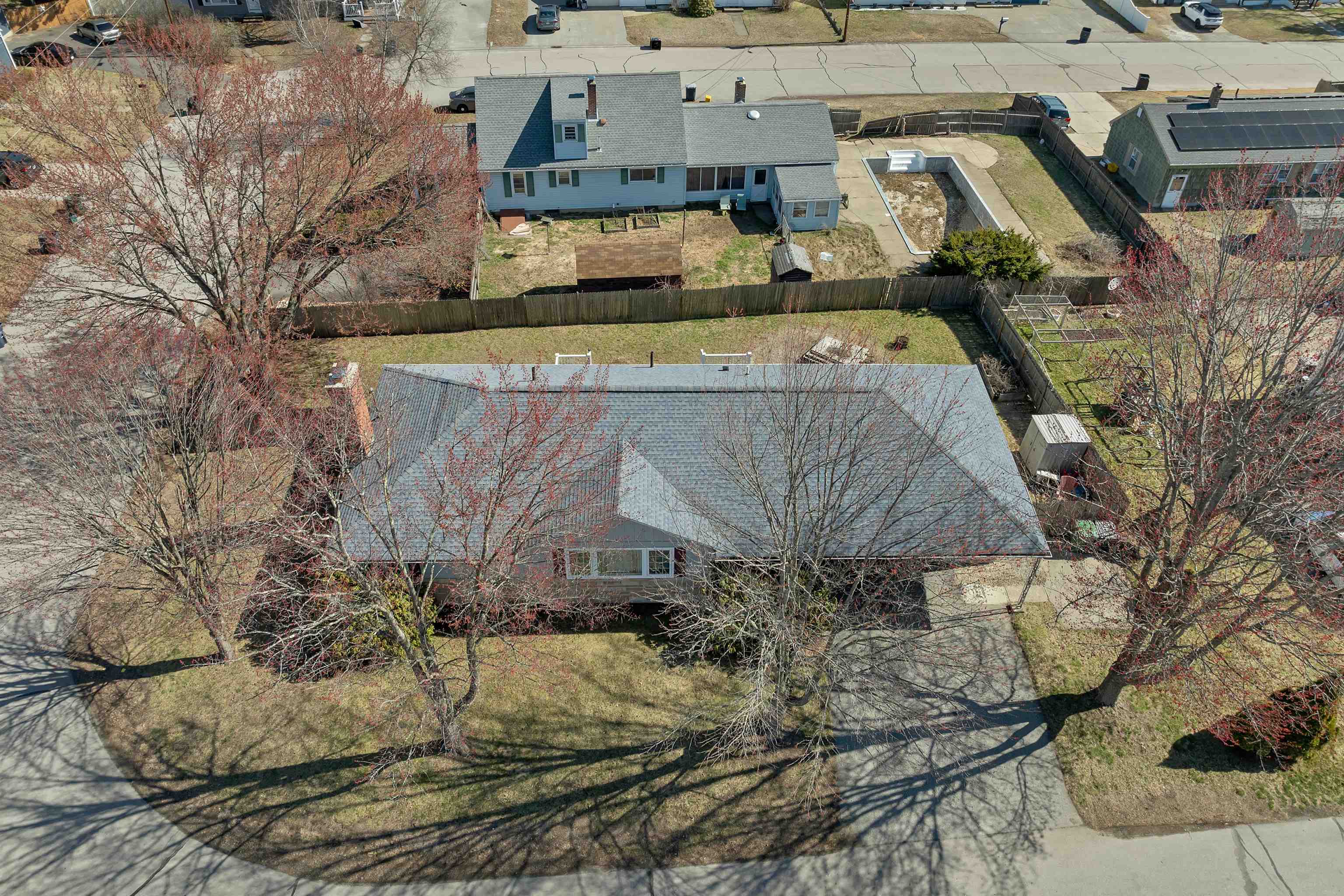 9 Dale Street Nashua, NH 03060 - Photo 28 of 40