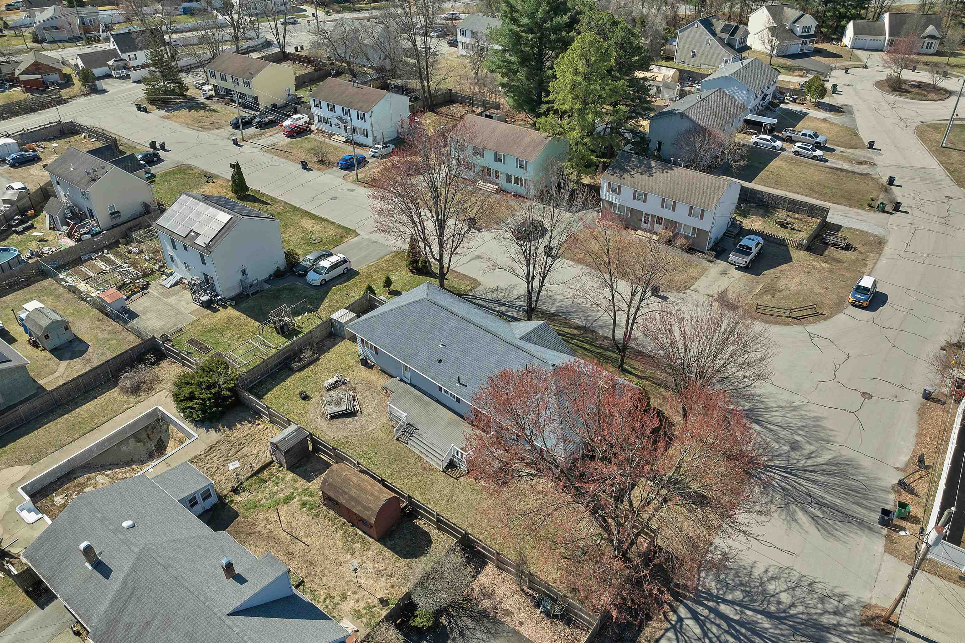 9 Dale Street Nashua, NH 03060 - Photo 36 of 40