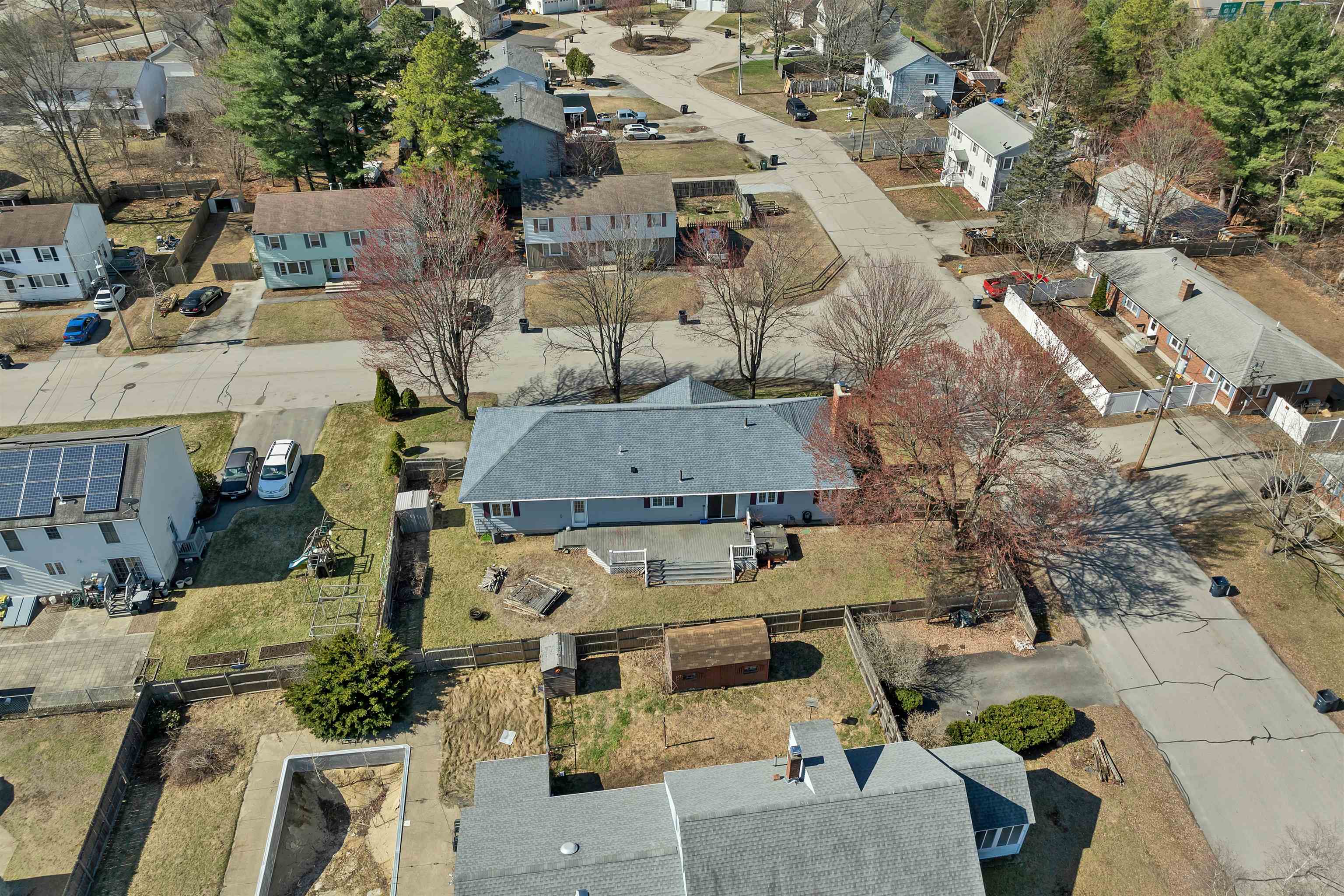 9 Dale Street Nashua, NH 03060 - Photo 37 of 40