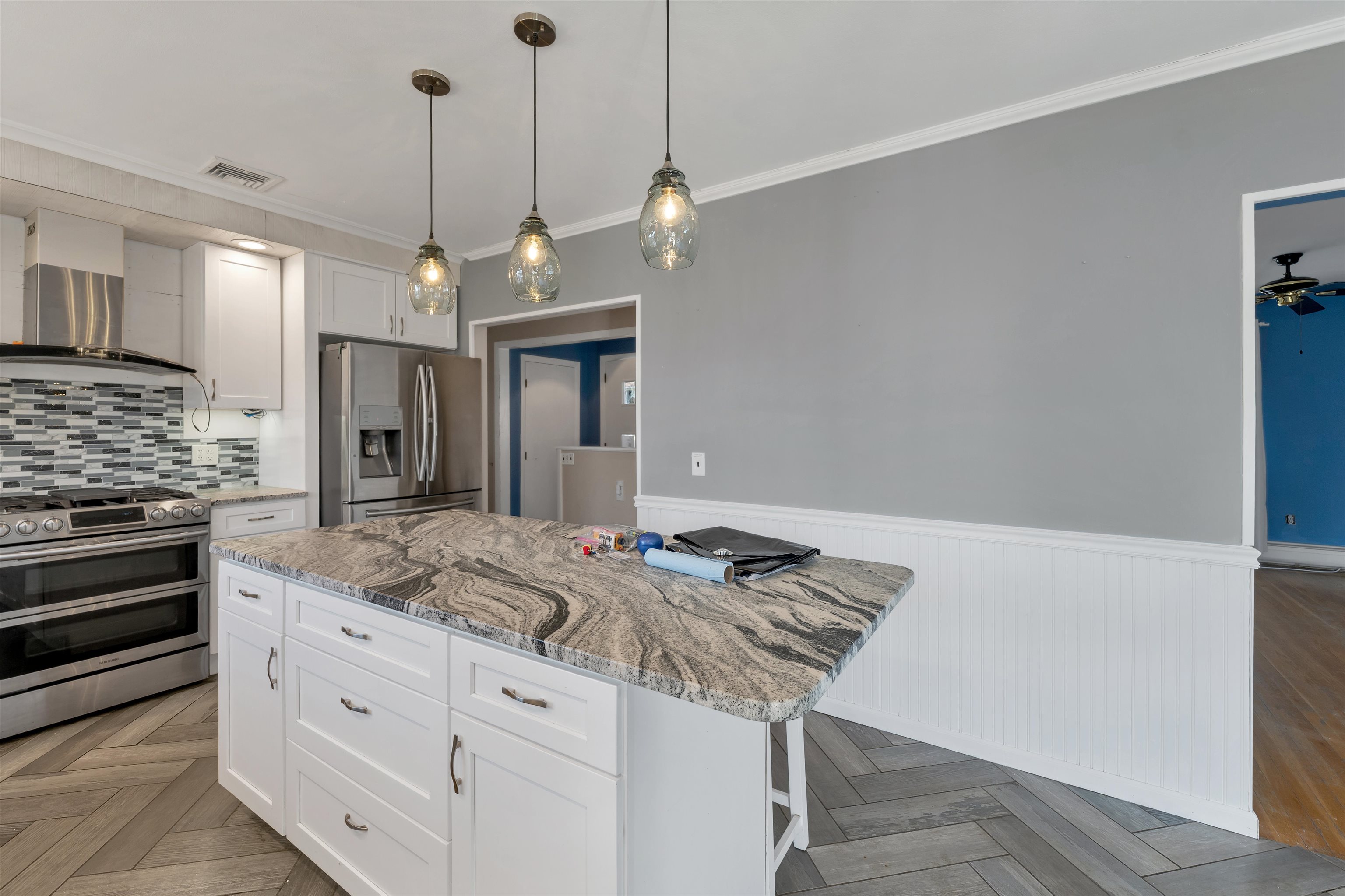 9 Dale Street Nashua, NH 03060 - Photo 5 of 40