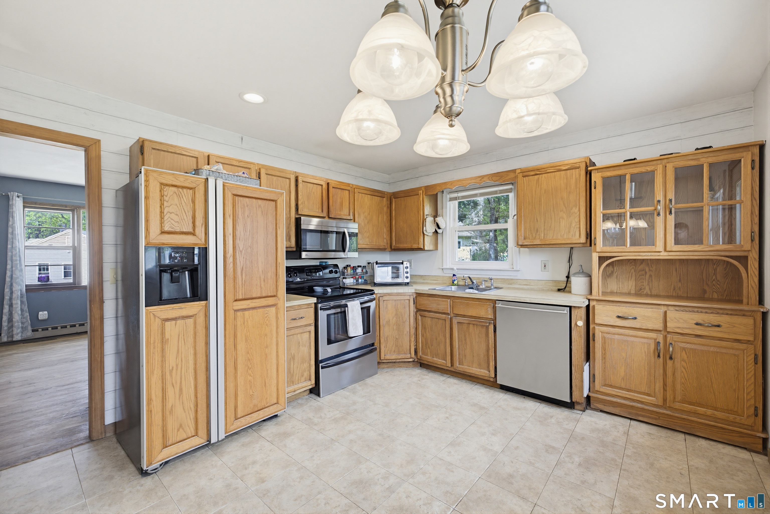17 Pleasant Street New Milford, CT 06776 - Photo 11 of 34