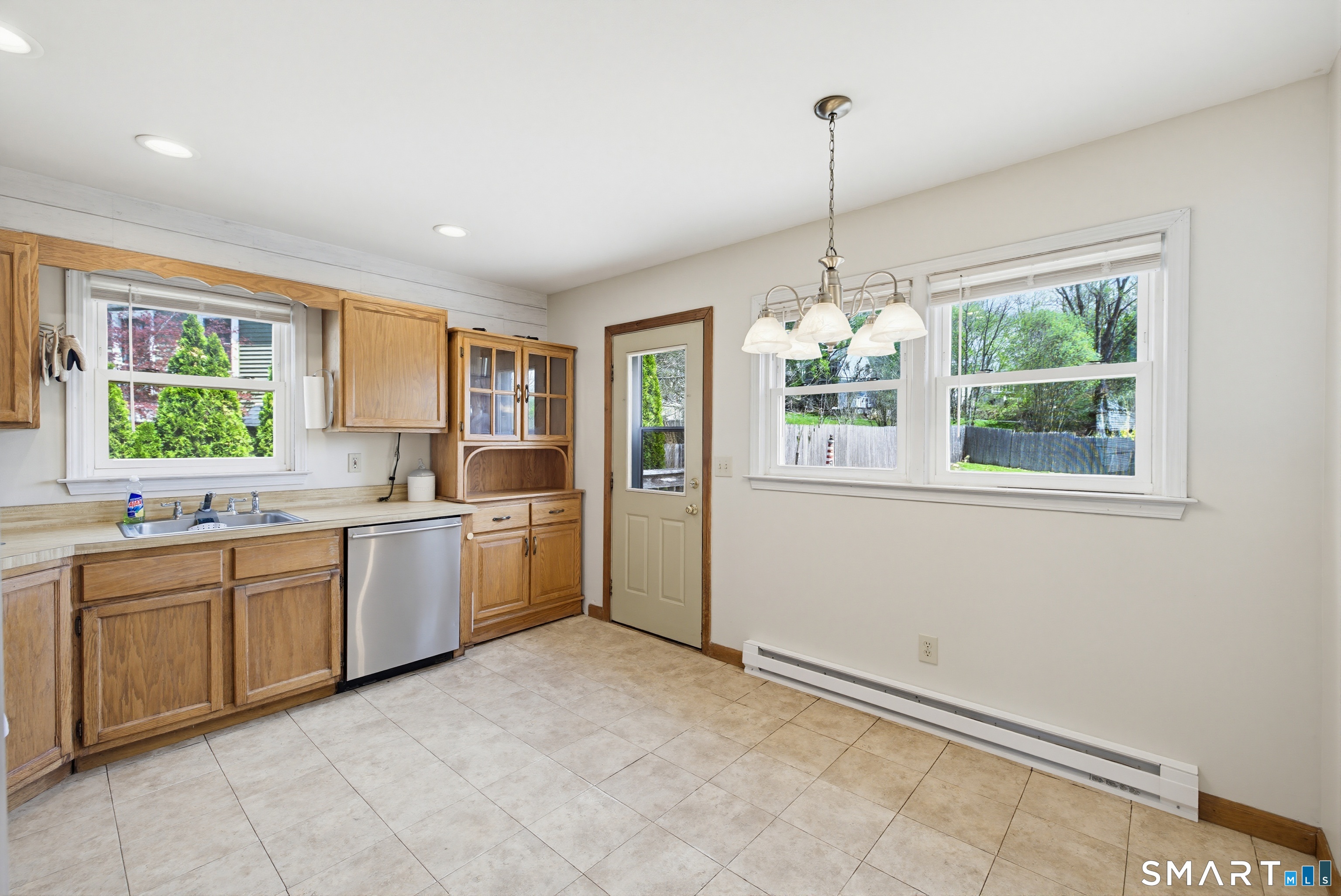 17 Pleasant Street New Milford, CT 06776 - Photo 12 of 34