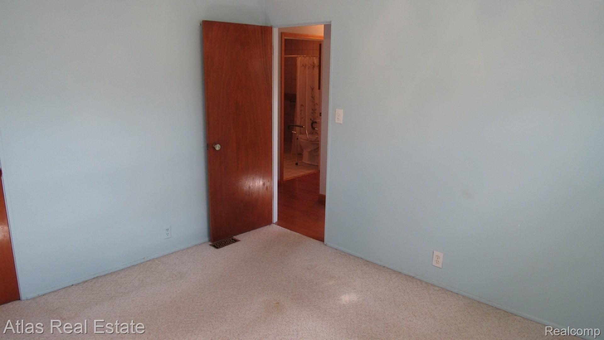 5014 North Belsay Road Flint, MI 48506 - Photo 21 of 31 IMG_2881.JPG