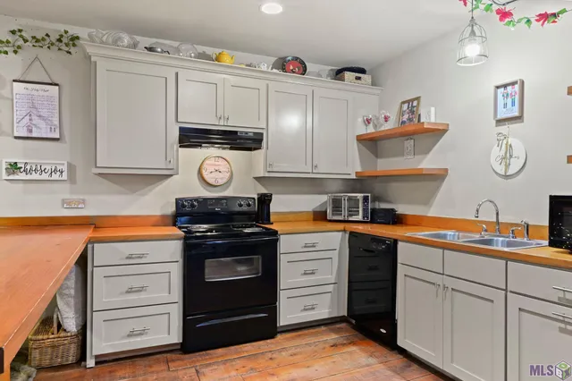 $869,000 | 11816 Ferdinand Street, St. Francisville, LA 70775