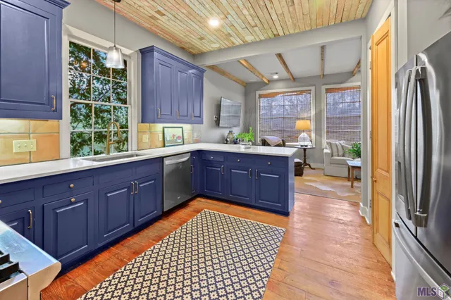 $869,000 | 11816 Ferdinand Street, St. Francisville, LA 70775