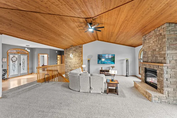 $829,900 | S4362 Fox Hill Circle, Baraboo, WI 53913