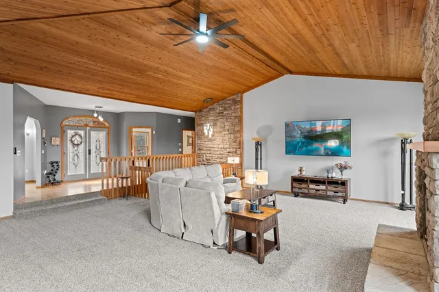 $849,900 | S4362 Fox Hill Circle, Baraboo, WI 53913