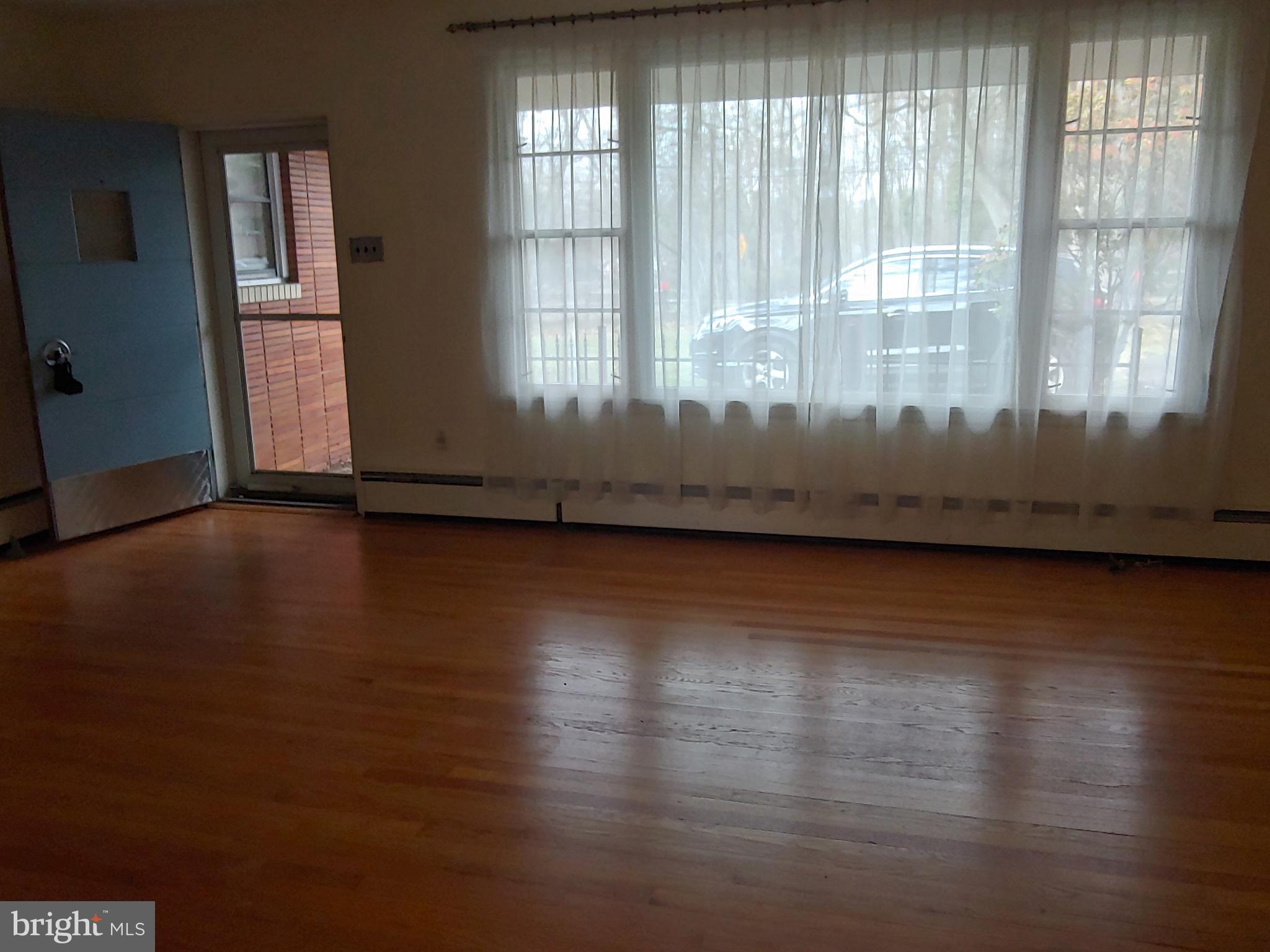 1128 Hagues Mill Road Ambler, PA 19002 - Photo 12 of 25 Living Room