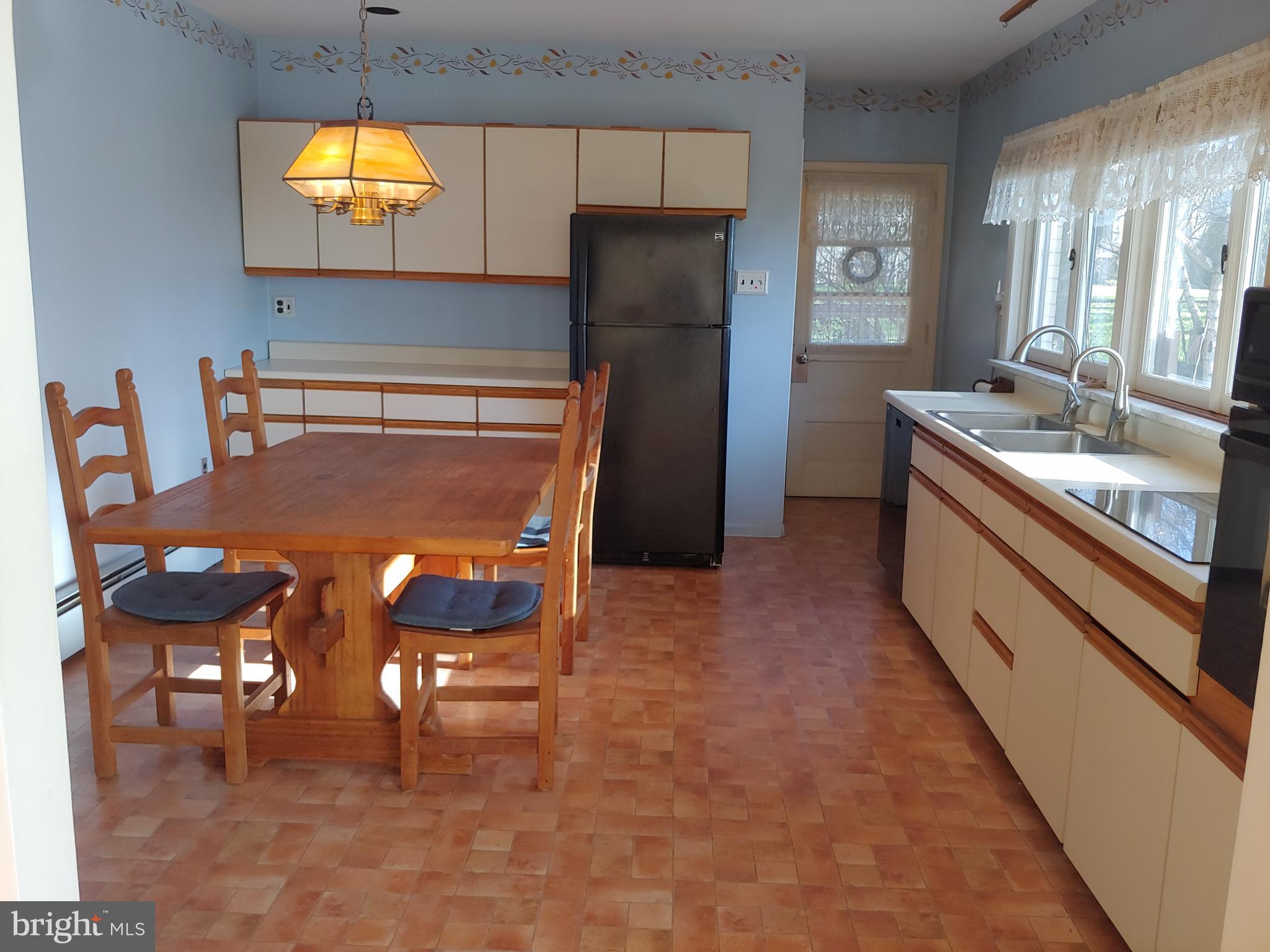 1128 Hagues Mill Road Ambler, PA 19002 - Photo 18 of 25 Eat in Kitchen