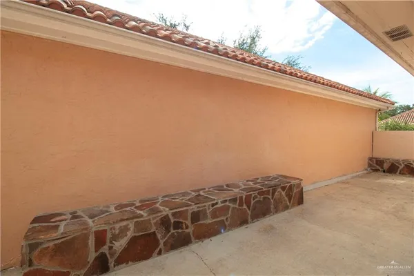 $1,950 | 113 East Yucca Avenue, McAllen, TX 78504