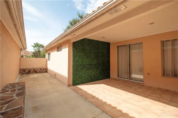 $1,950 | 113 East Yucca Avenue, McAllen, TX 78504