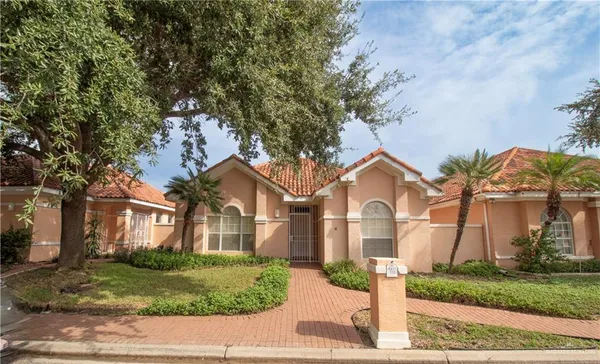 $1,950 | 113 East Yucca Avenue, McAllen, TX 78504