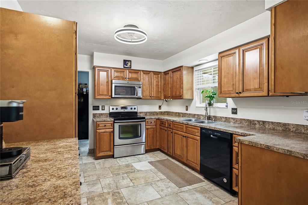 7808 Southwest 99th Lane Gainesville, FL 32608 - Photo 2 of 54