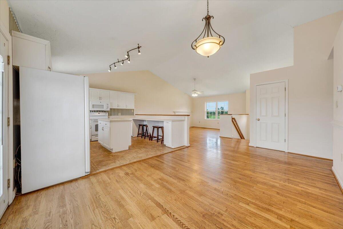 2265 Meadors Spur Road Moneta, VA 24121 - Photo 11 of 99 11-MIB05177