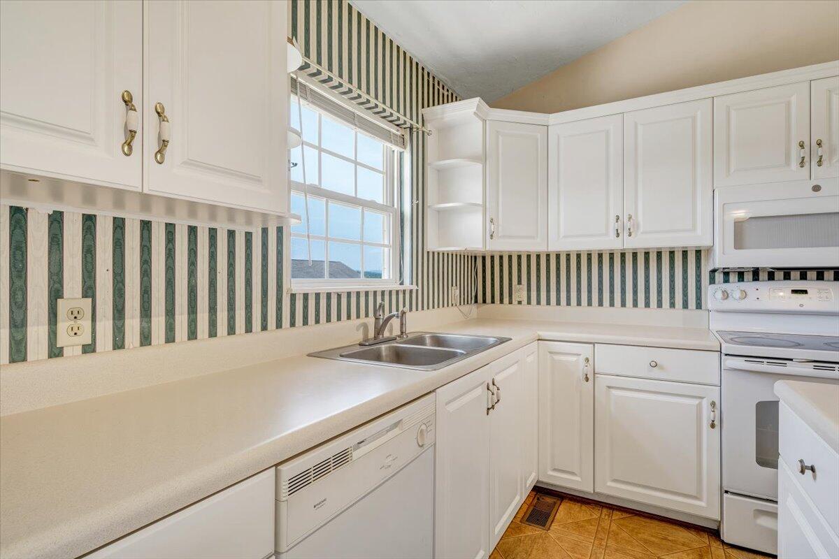 2265 Meadors Spur Road Moneta, VA 24121 - Photo 15 of 99 15-MIB05189