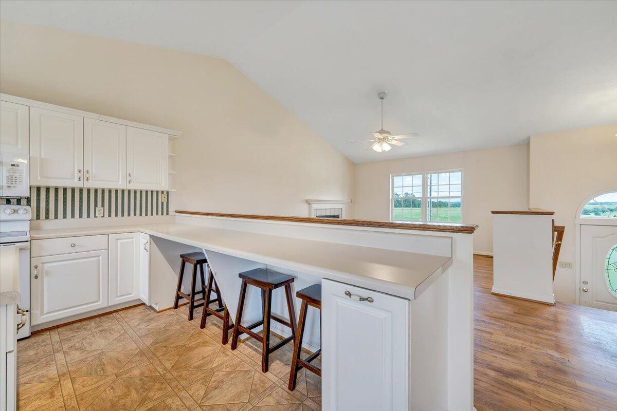 2265 Meadors Spur Road Moneta, VA 24121 - Photo 18 of 99 18-MIB05198