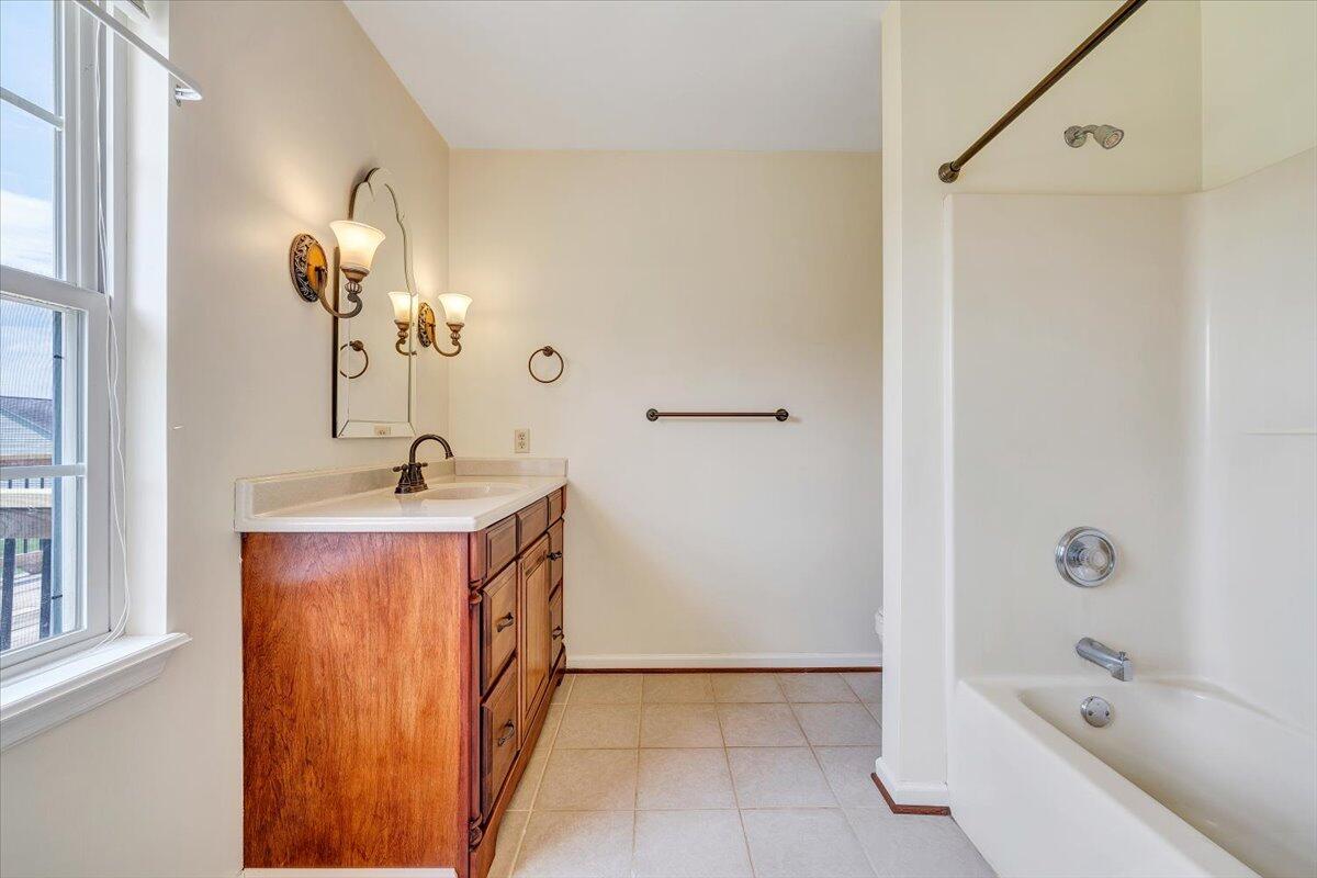 2265 Meadors Spur Road Moneta, VA 24121 - Photo 29 of 99 29-MIB05234