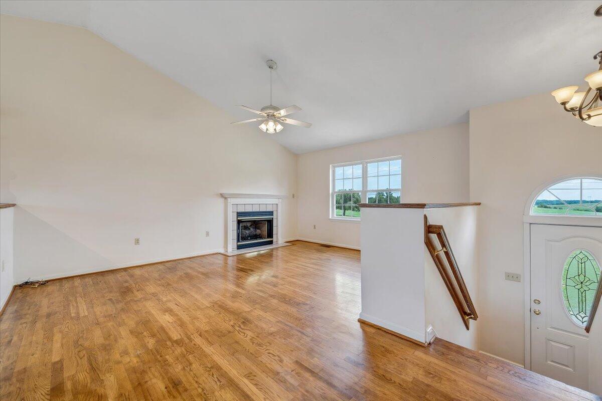 2265 Meadors Spur Road Moneta, VA 24121 - Photo 3 of 99 03-MIB05153