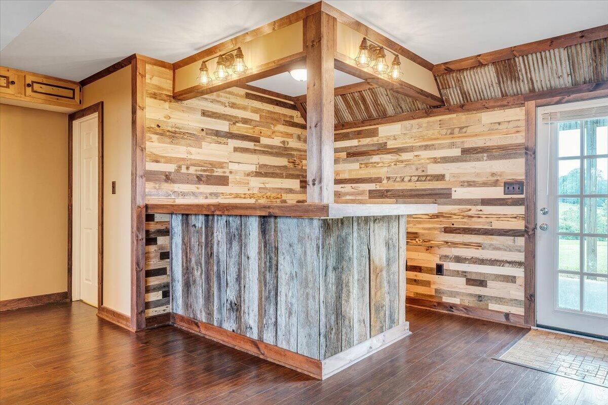 2265 Meadors Spur Road Moneta, VA 24121 - Photo 39 of 99 39-MIB05267