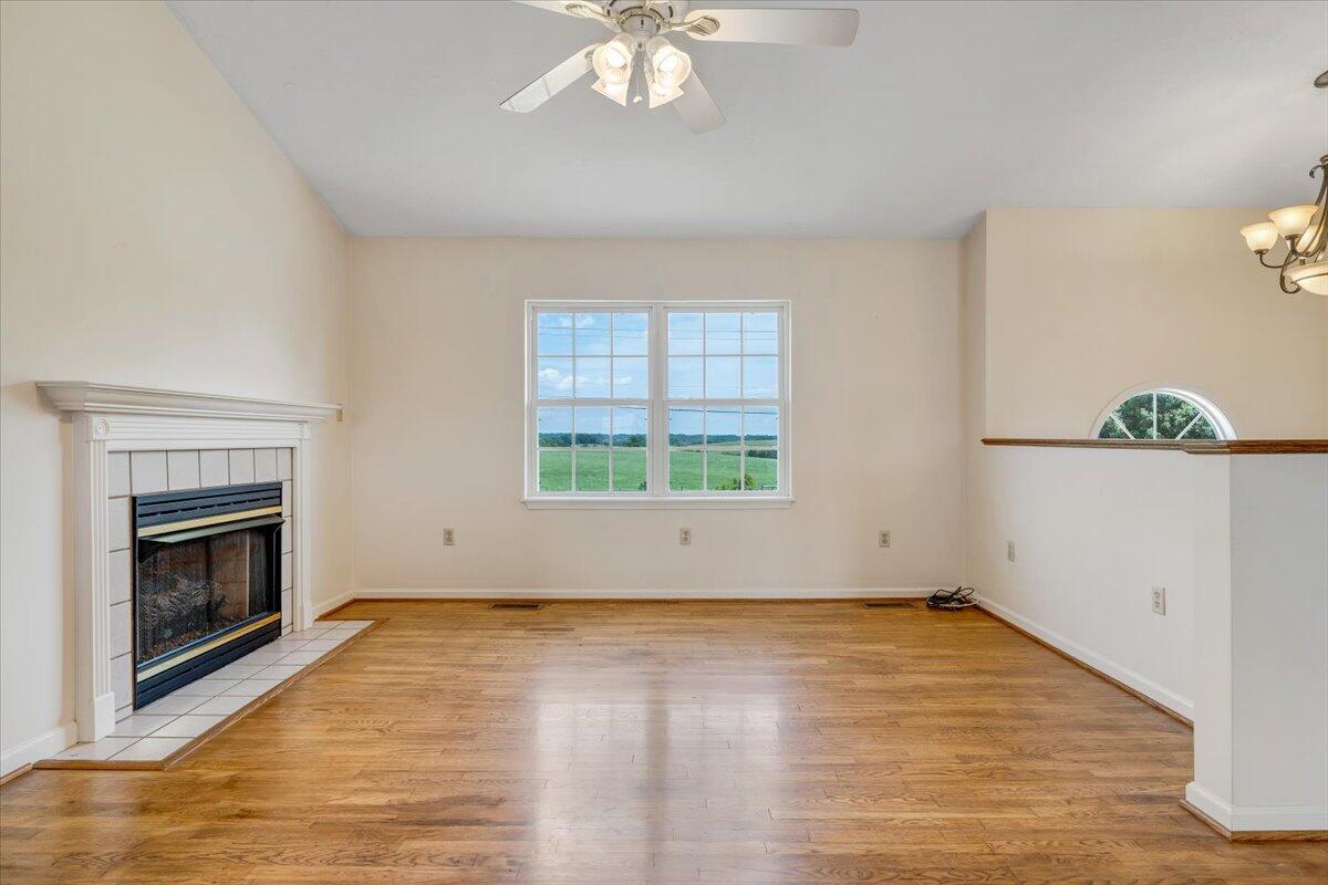 2265 Meadors Spur Road Moneta, VA 24121 - Photo 4 of 99 04-MIB05156