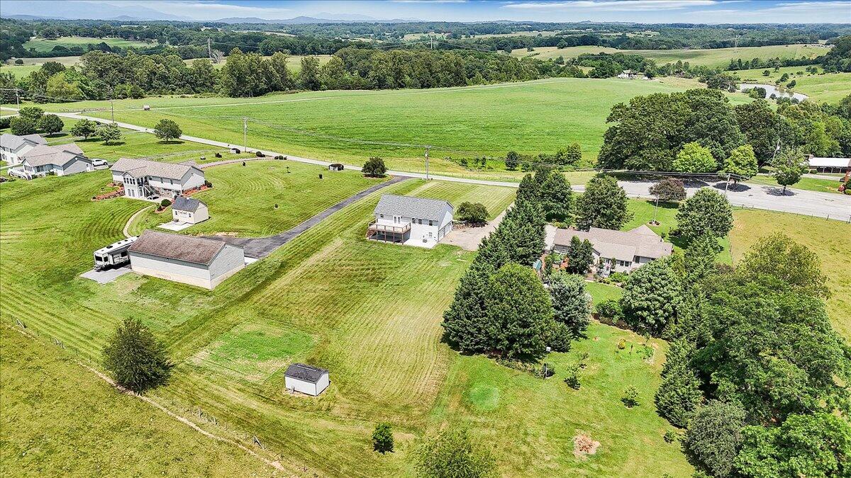 2265 Meadors Spur Road Moneta, VA 24121 - Photo 69 of 99 68-DJI_20250610143307_0008_D